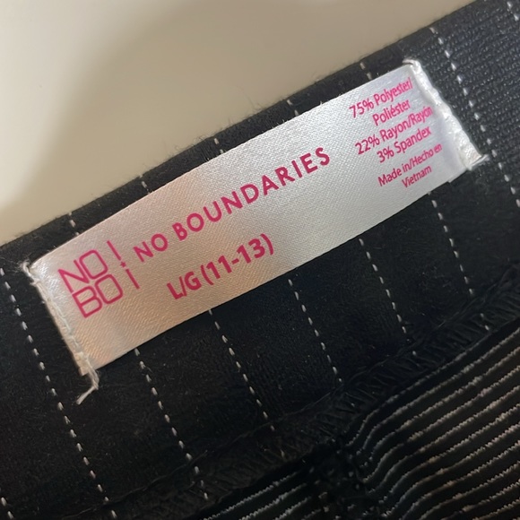 No Boundaries Black Pull on Stretch Dress pants- Junior (Large) 11-13 - Picture 7 of 14